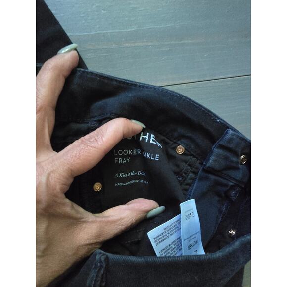 EUC Mother Denim Looker Ankle Fray - 24 waist - Picture 5 of 6